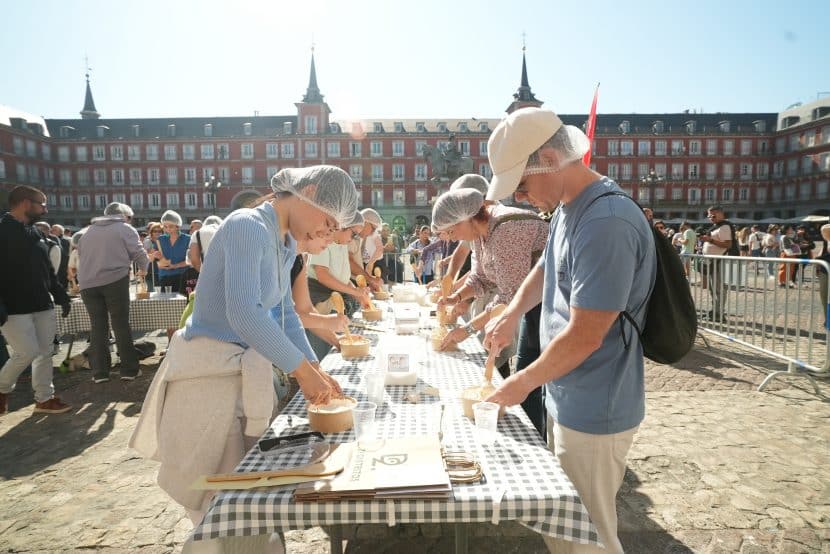 planes gratis Madrid septiembre-Taller de amasado de pan en Plaza Mayor